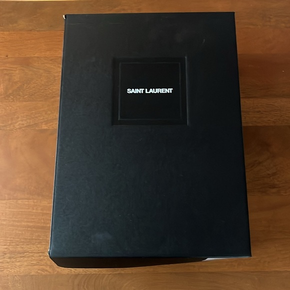 New in Box Saint Laurent SL/61 sneakers in perforated leather size 7 - Picture 5 of 12